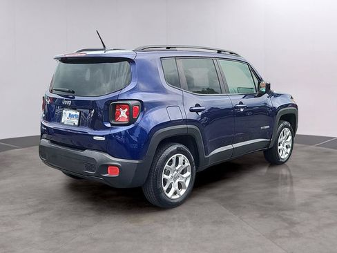 Used 2016 Jeep Renegade Latitude w/ Cold Weather Group AWD/4WD image 4
