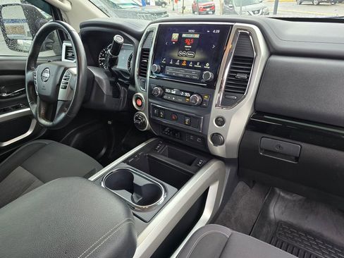 Used 2021 Nissan Titan SV w/ SV Convenience Package AWD/4WD image 10