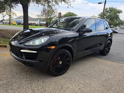 Used 2011 Porsche Cayenne Turbo AWD/4WD image 57