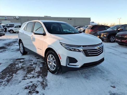 Used 2024 Chevrolet Equinox LT image 8
