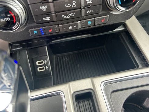 Used 2019 Ford F150 Lariat w/ Equipment Group 502A Luxury image 21