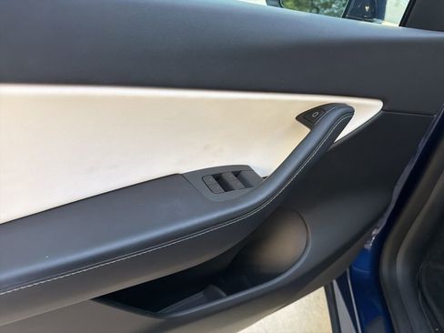 Used 2021 Tesla Model Y Long Range image 10