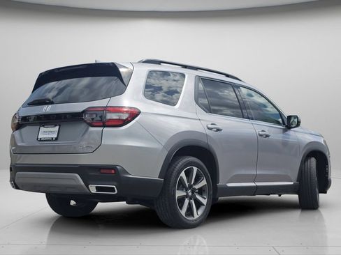 Certified 2025 Honda Pilot Touring image 26