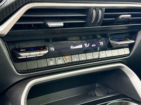 Certified 2025 MAZDA CX-90 3.3 Turbo w/ Select Package image 17