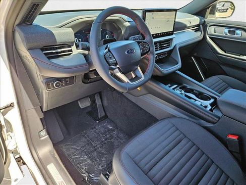 New 2025 Ford Explorer ST-Line image 3