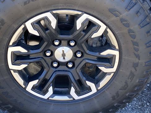 Used 2023 Chevrolet Silverado 1500 ZR2 AWD/4WD image 29
