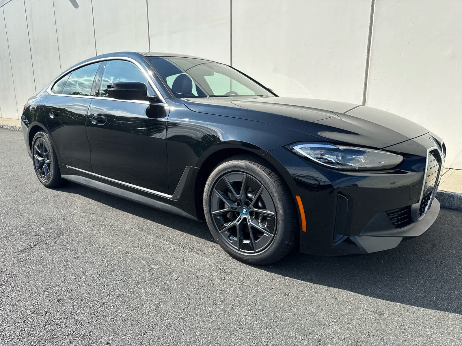 Used 2024 BMW i4 eDrive35 RWD image 2