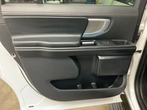 Certified 2025 Ford Expedition Max Platinum image 13