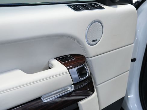Used 2014 Land Rover Range Rover Supercharged image 31