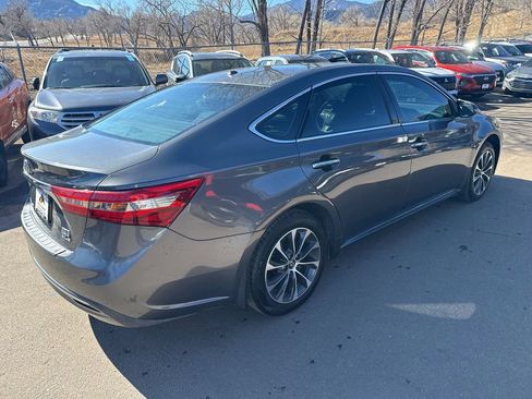 Used 2018 Toyota Avalon XLE Premium image 7