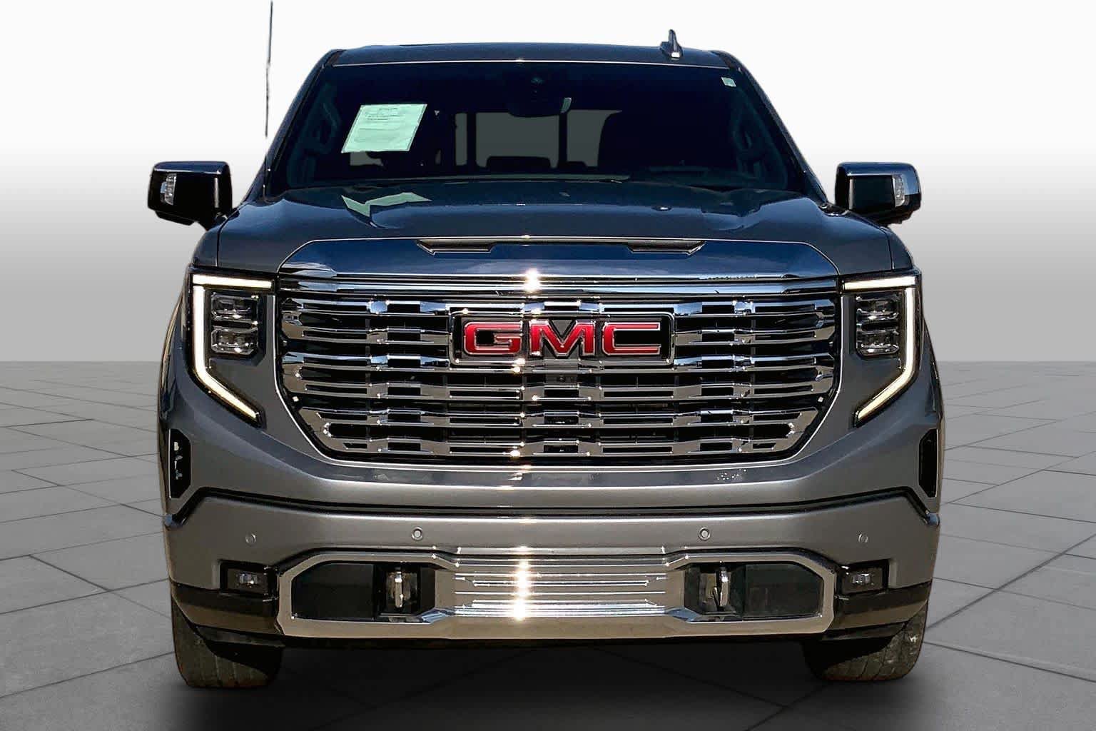 Used 2024 GMC Sierra 1500 Denali w/ Denali Reserve Package AWD/4WD image 4