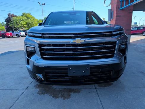 Used 2025 Chevrolet Traverse High Country w/ LPO, Floor Liner Package AWD/4WD image 10