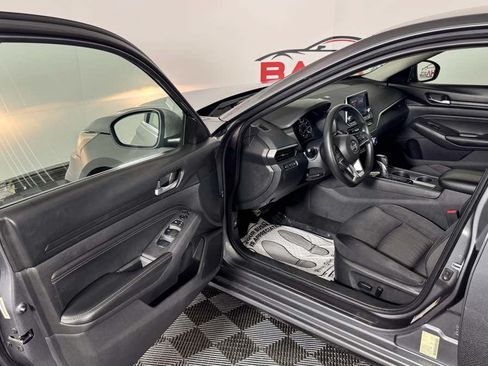Used 2019 Nissan Altima 2.5 S FWD image 11