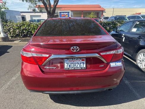 Used 2017 Toyota Camry SE w/ Moonroof Package FWD image 12
