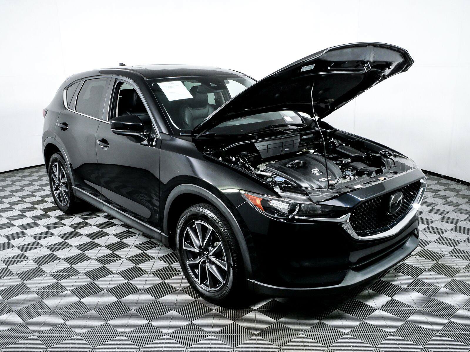 Used 2018 MAZDA CX-5 Touring w/ Preferred Equipment Package FWD image 35