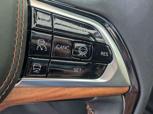 Used 2025 Jeep Grand Cherokee Summit image 18