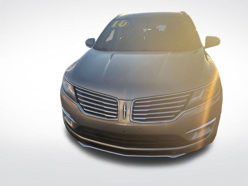 Used 2016 Lincoln MKC Select image 11