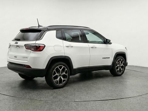 Used 2025 Jeep Compass Limited image 6