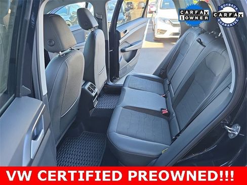 Used 2025 Volkswagen Taos SE image 18