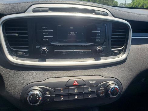 Used 2016 Kia Sorento AWD image 21