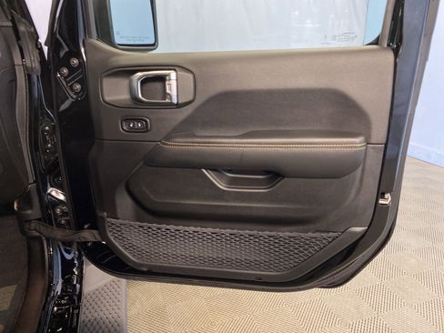 Certified 2025 Jeep Wrangler Sahara image 43