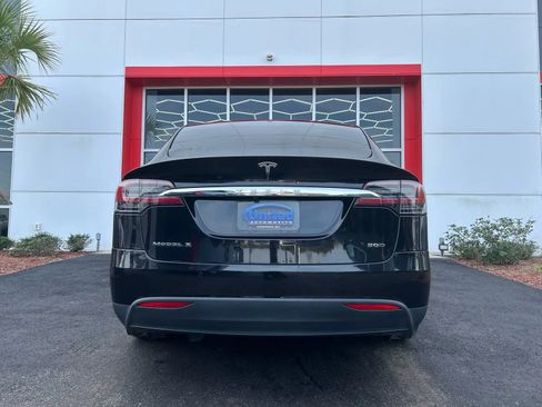 Used 2016 Tesla Model X 90D AWD/4WD image 7