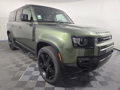 New 2026 Land Rover Defender 130 X-Dynamic SE AWD/4WD image 4
