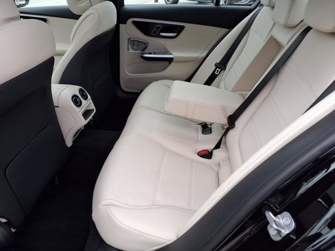 Used 2025 Mercedes-Benz C 300 Sedan image 17