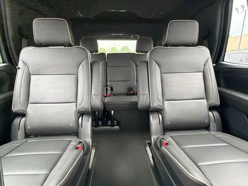 Used 2023 GMC Yukon SLT AWD/4WD image 29