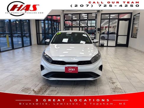 Used 2023 Kia Forte LXS w/ LXS Technology Package image 9