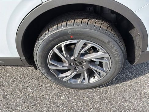 New 2026 Lincoln Corsair Premiere image 6