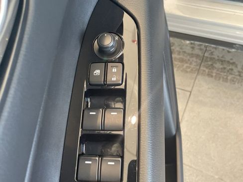 Used 2025 MAZDA CX-5 AWD 2.5 S w/ Preferred Package image 13