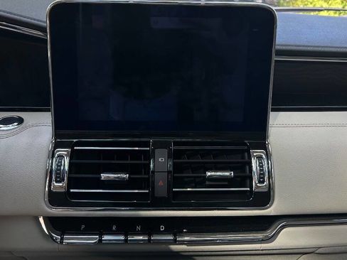 Used 2018 Lincoln Navigator Reserve w/ Technology Package image 14
