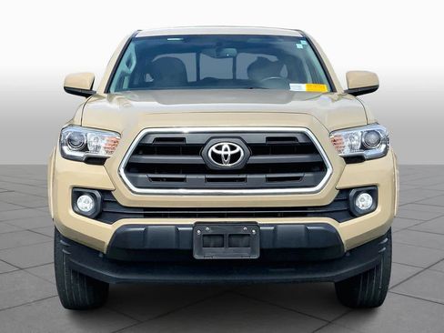 Used 2017 Toyota Tacoma SR5 w/ Tow Package image 4