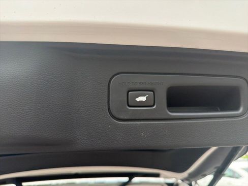 Used 2023 Honda Pilot Elite image 13