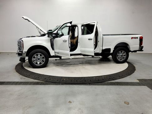 New 2026 Ford F250 Lariat w/ Chrome Package AWD/4WD image 12