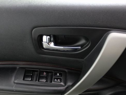 Used 2012 Nissan Rogue SL image 21