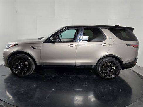 Used 2021 Land Rover Discovery S R-Dynamic image 3