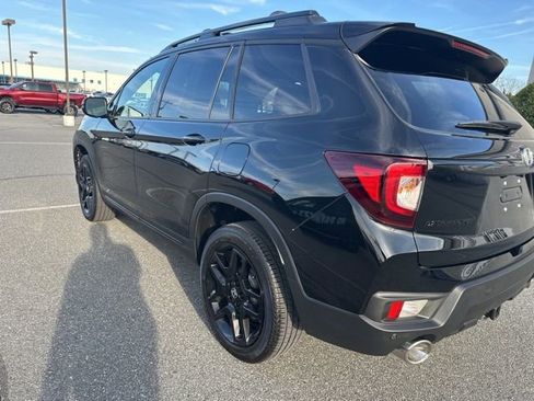 Certified 2025 Honda Passport Black Edition image 17