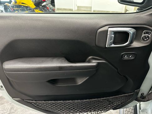 Used 2024 Jeep Wrangler Unlimited w/ Convenience Group image 13