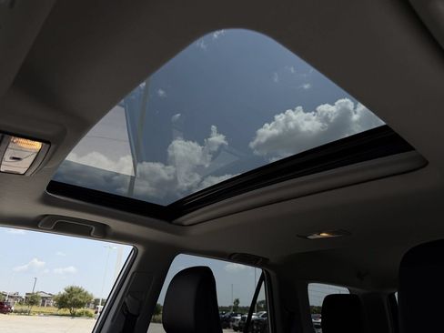 Used 2020 Toyota 4Runner SR5 Premium w/ Moonroof Package AWD/4WD image 25