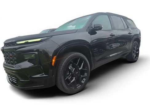 Used 2025 Chevrolet Traverse RS w/ LPO, Floor Liner Package FWD image 1