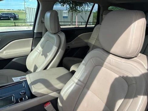 Used 2020 Lincoln Aviator Reserve w/ Equipment Group 201A RWD image 12