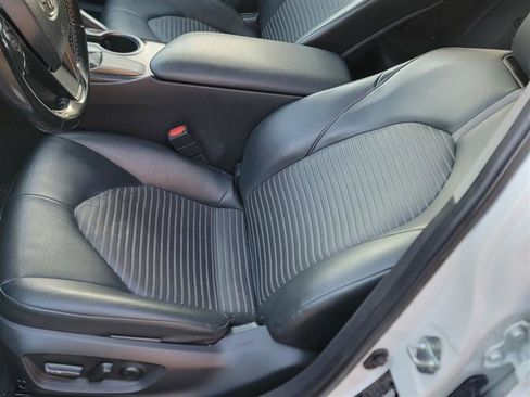 Used 2021 Toyota Camry SE FWD image 10
