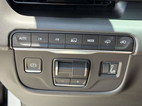 Used 2023 Cadillac Escalade Sport Platinum w/ LPO, ONYX Package AWD/4WD image 30