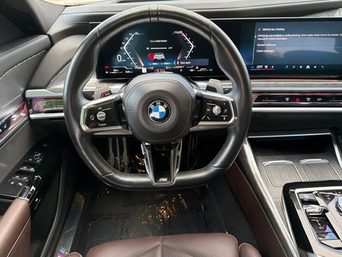Used 2024 BMW 740i w/ Premium Package 2 RWD image 18