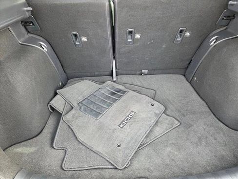 Used 2021 Nissan Kicks SV image 6