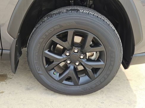 Used 2023 Toyota RAV4 LE image 32