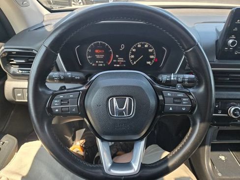 Used 2023 Honda Pilot Touring image 23