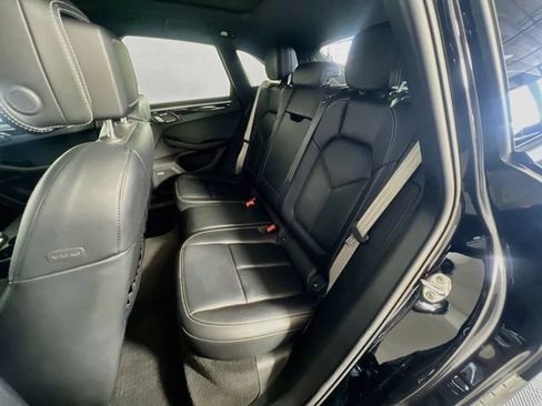 Used 2024 Porsche Macan AWD/4WD image 27